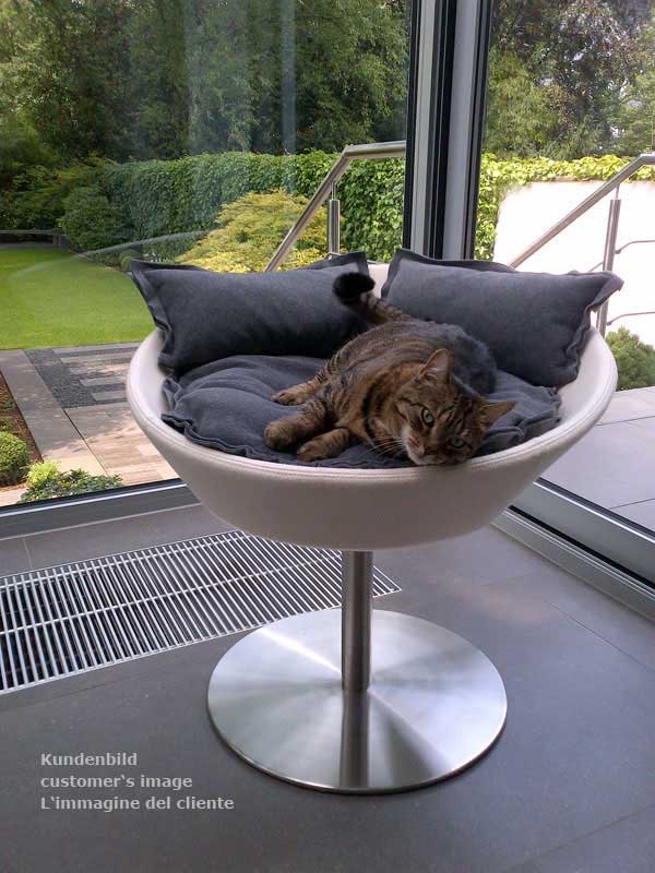 Unique cat scratcher RONDO Stand felt