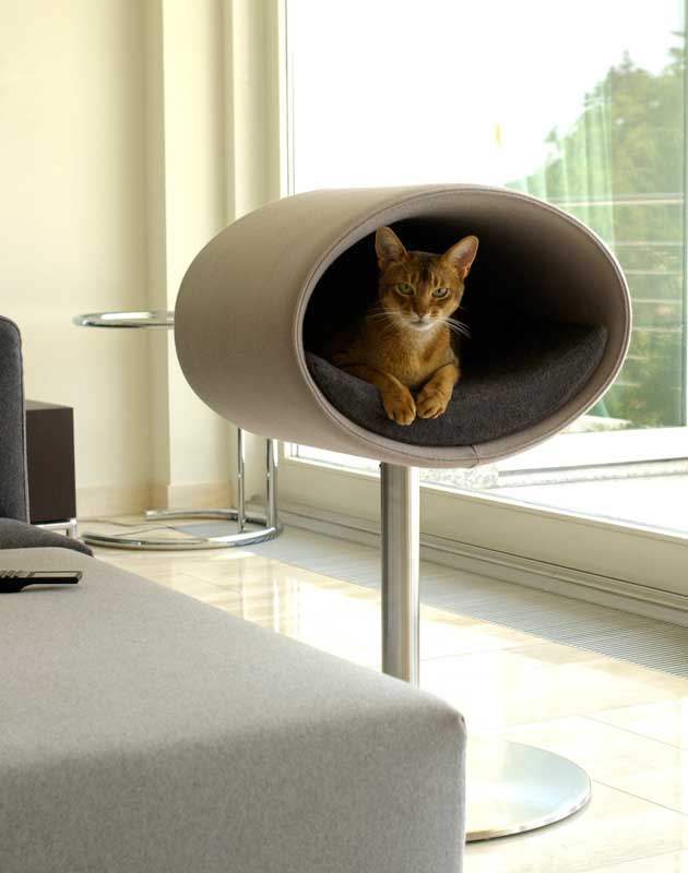 Unique cat scratcher RONDO Stand felt