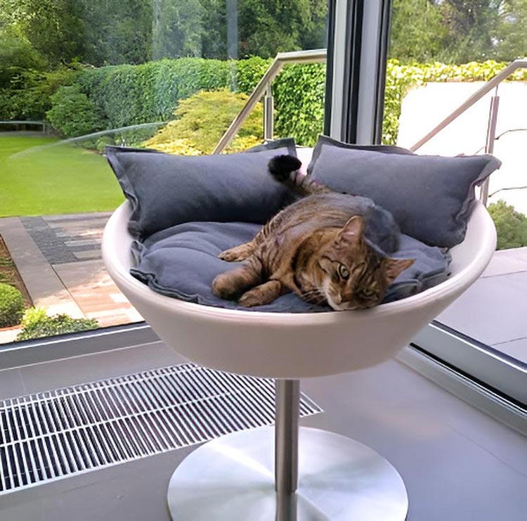 Unique cat scratcher RONDO Stand felt